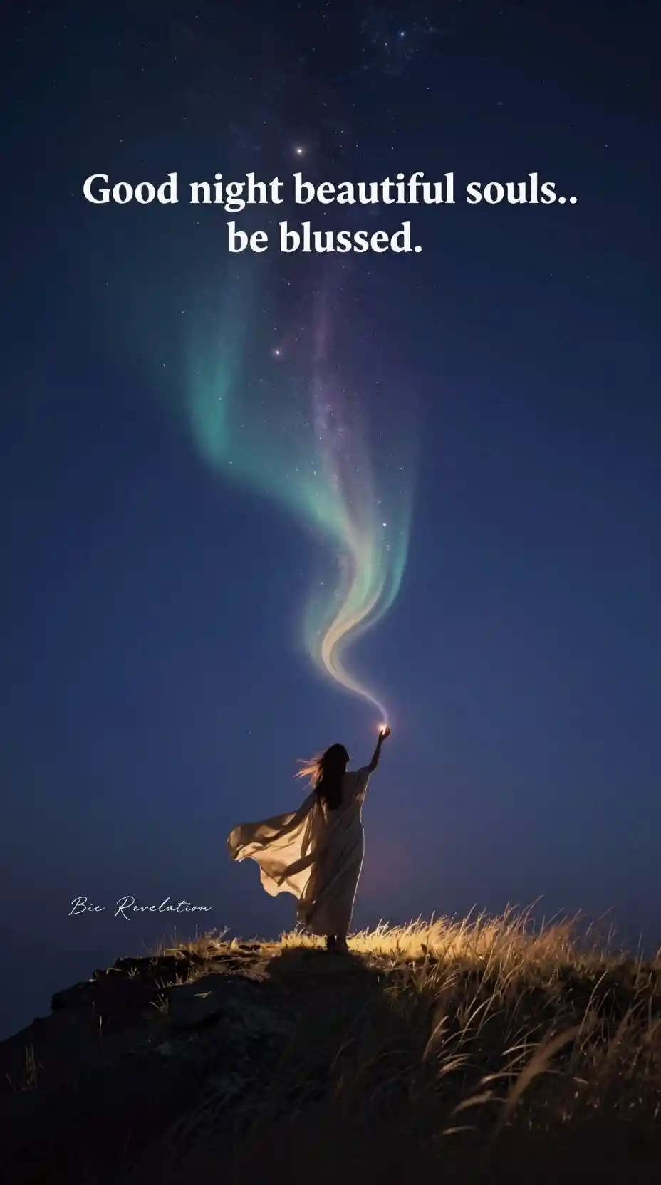 Figura solitária abençoando a noite sob a luz celestial