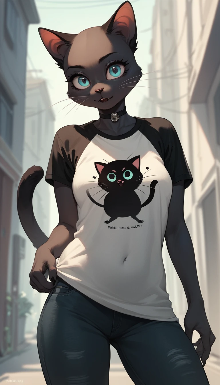 Fille chat noire anthropomorphe en T‑shirt et pantalon décontractés