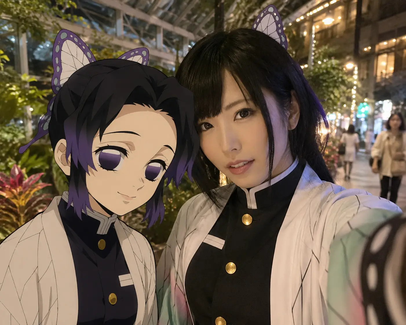 城市街頭與動漫角色自拍的女Coser